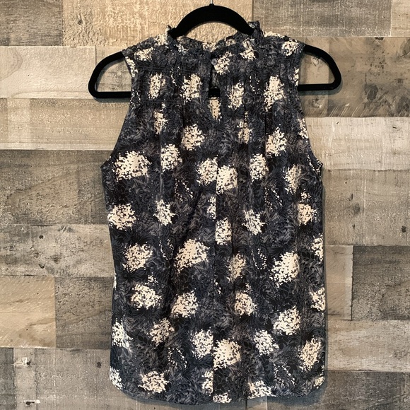 Joie Sleeveless Floral hydrangea top - Picture 15 of 16